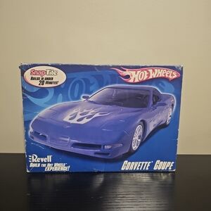 Hot Wheels Snaptite Corvette Coupe Revell 85-1947 Model Kit 2007